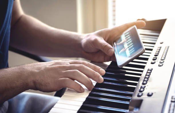 É possível aprender piano online: conheça este app